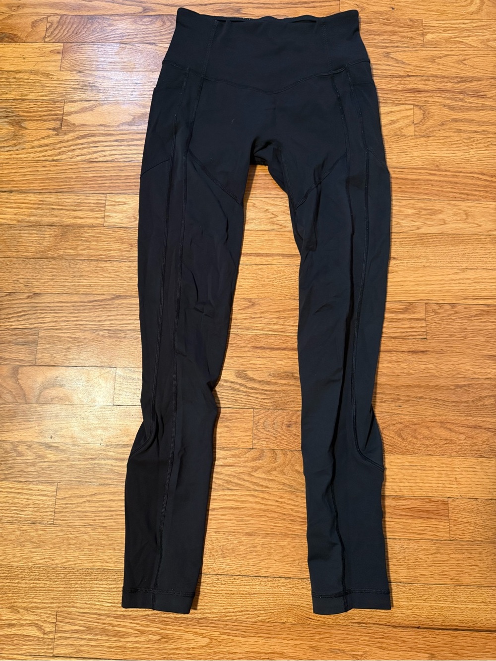 Lululemon leggings with pockets in black